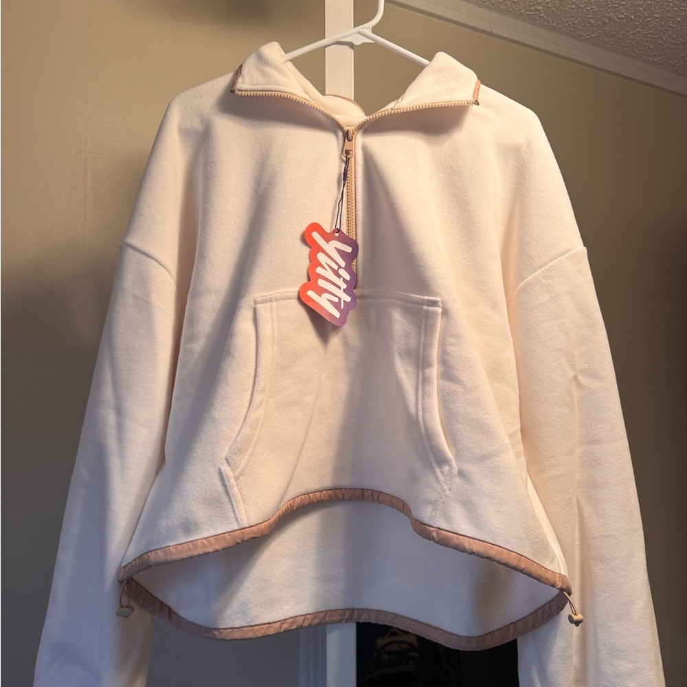 YITTY Cream Zip-Up Jacket